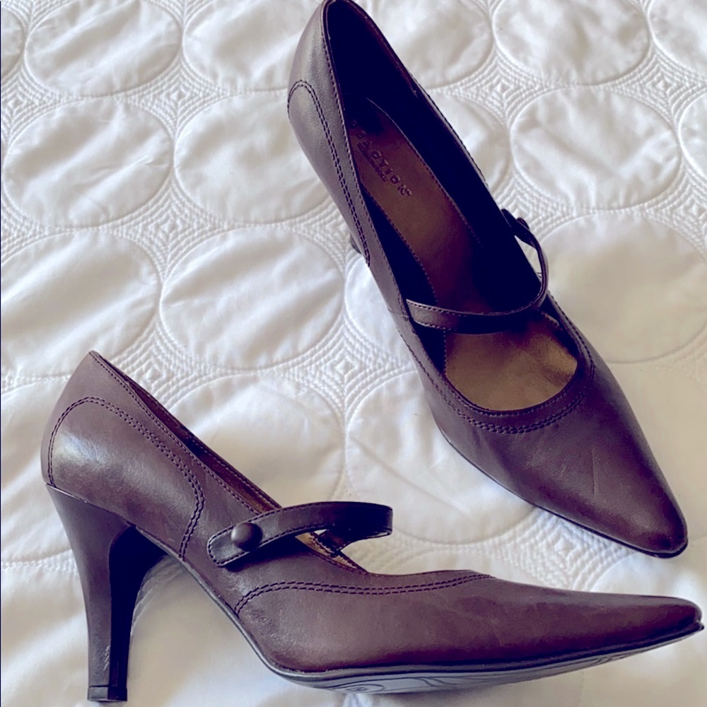 ✅NWOT Kenneth Cole Heels